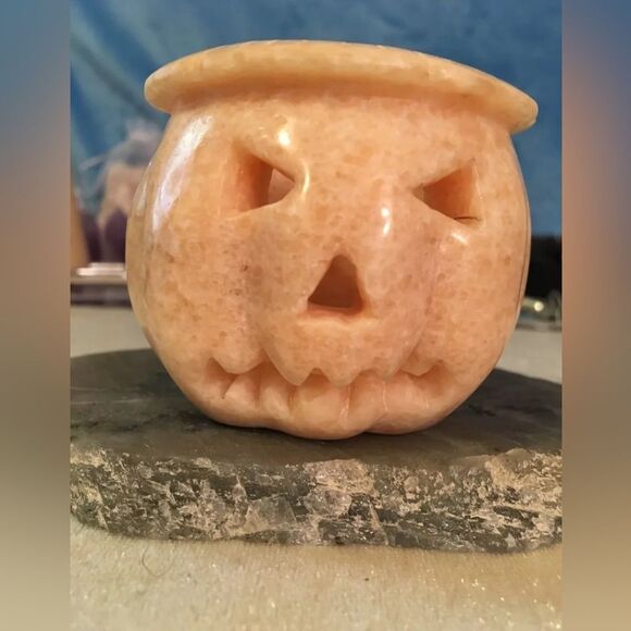 Hand Carved Sunstone Jack-o-lantern Pumpkin Crystal Candle Holder 358g - Picture 9 of 9